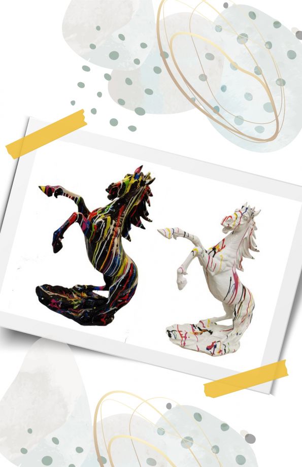 Steigendes Pferd als Kunstfigur