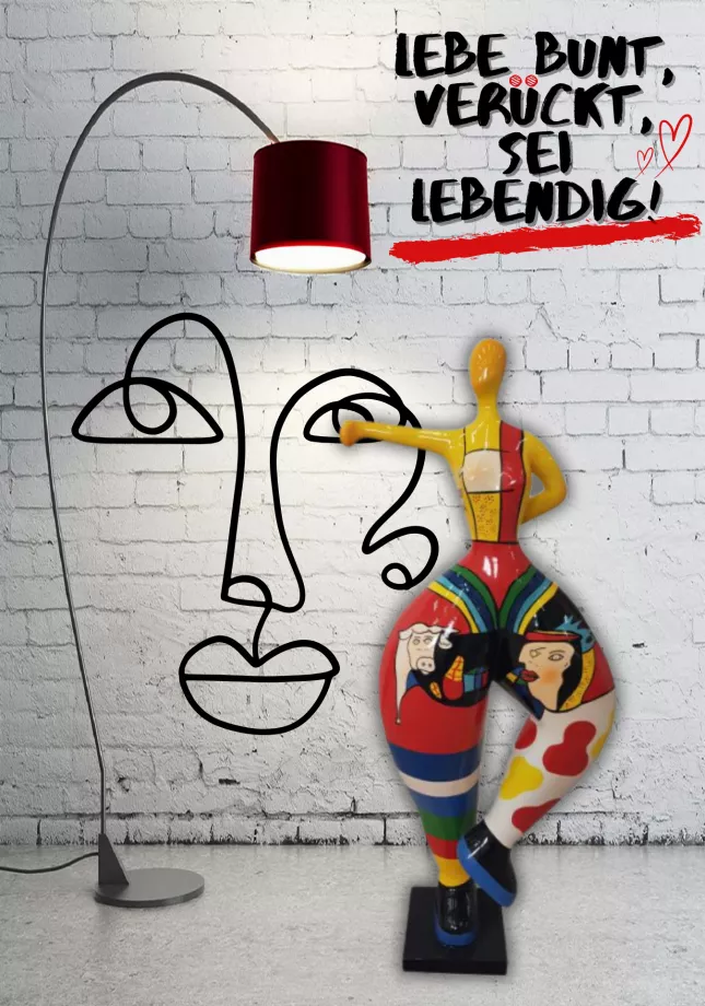 Nana-Kunstfigur (linken Arm ausgestreckt)