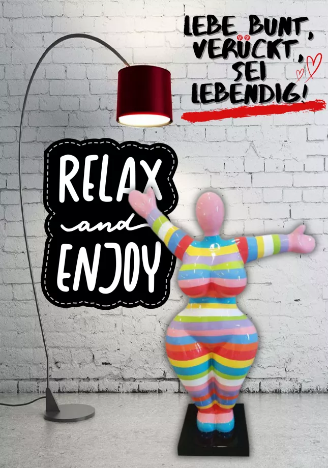 Nana-Kunstfigur (rechter Arm ausgestreckt)