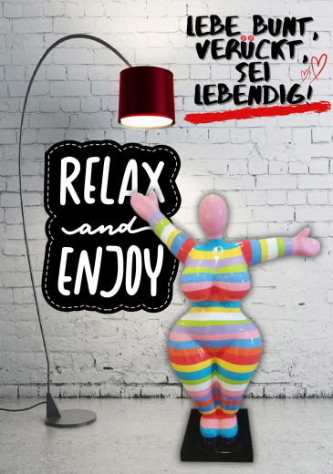 Nana-Kunstfigur (rechter Arm ausgestreckt)